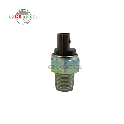 Kraftstoffdrucksensor 499000-6131 8-97318684-1 für den Isuzu-Motor 4HK1 6HK1 6UZ1 6WG1